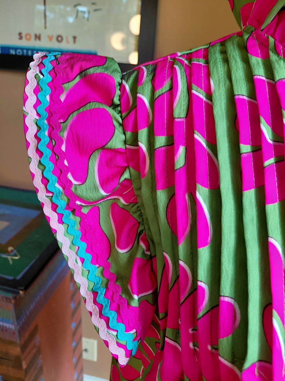 Mint Boutique (Modified) Pink & Green Floral Pleated Ruffle Neck Blouse - Picture 3 of 8